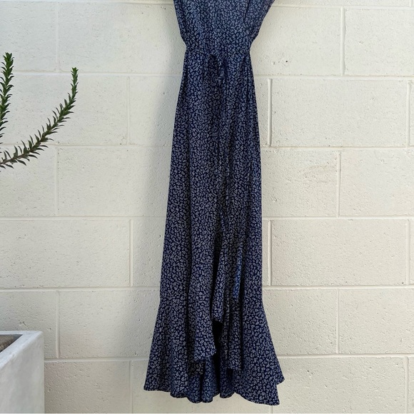 Pretty Garden #1 best seller floral wrap dress. Size  large - Picture 3 of 9